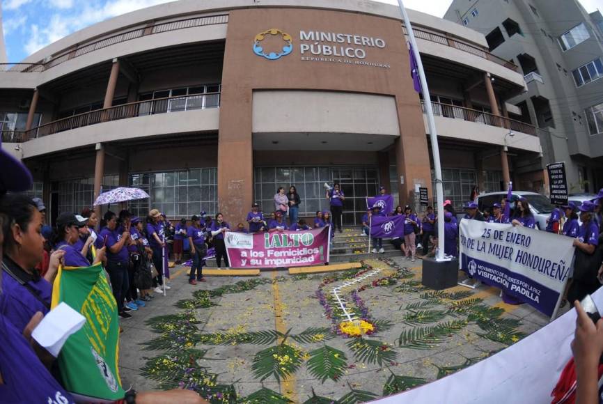 Exigen ante Ministerio Público justicia para mujeres y cárcel para femicidas