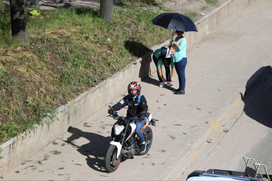 Tráfico infernal en la salida al sur de la capital por bacheos