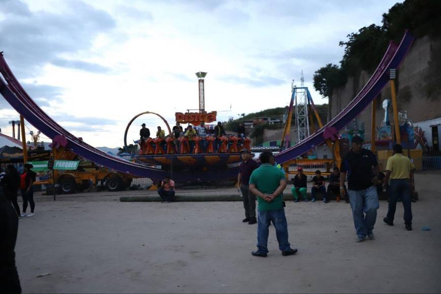 Caos, protestas y lamentaciones deja el cierre de parque de atracciones en el anillo periférico