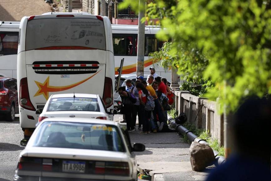 Capitalinos retornan a la ciudad tras largo asueto del Feriado Morazánico