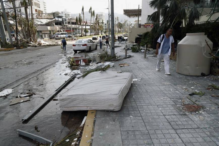 Desolación y caos: Acapulco tras el paso destructivo de Otis