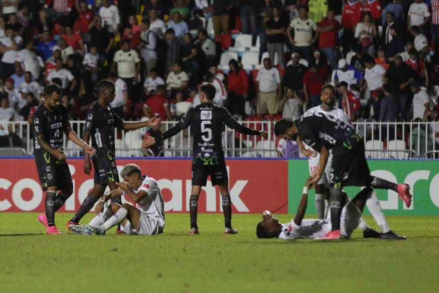 Así salieron jugadores del Olimpia tras eliminación de Copa Centroamericana