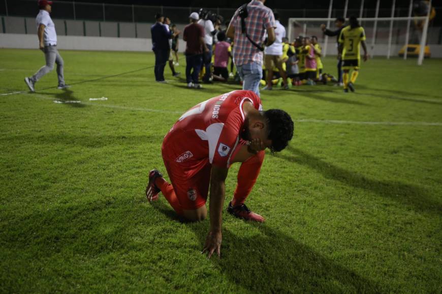 ¡Lágrimas y alegría! Emotiva celebración de Génesis por avanzar a semifinales