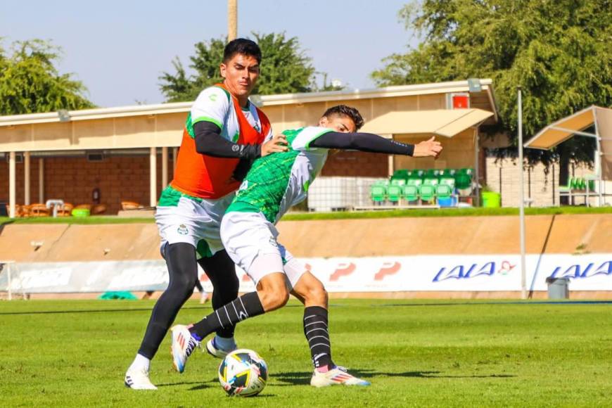 Antony “Choco” Lozano realiza su primer entrenamiento con el Santos Laguna de México