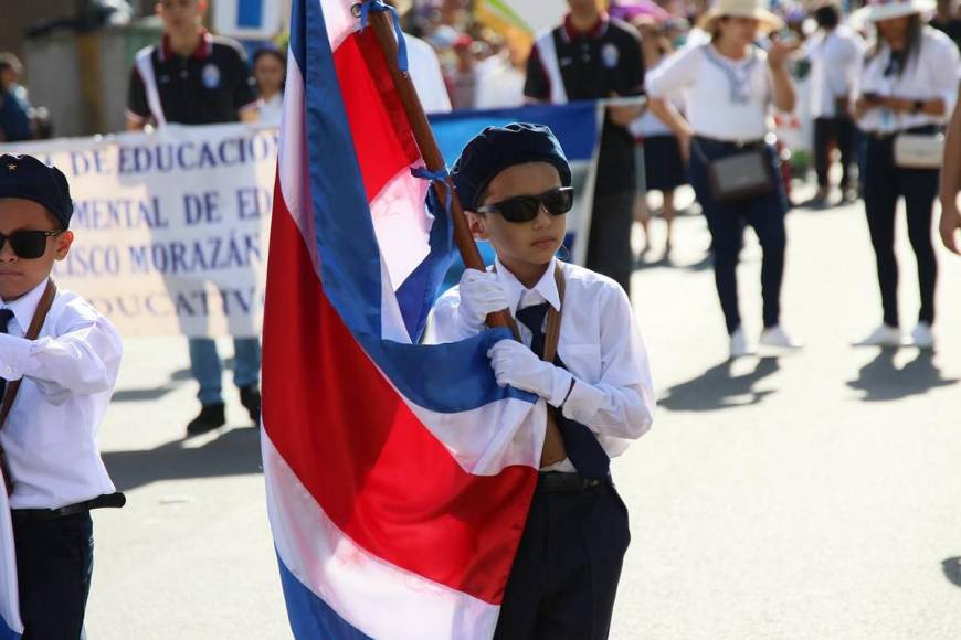 Bulevar Morazán brilla con desfile de prebásica en inicio de Independencia Patria