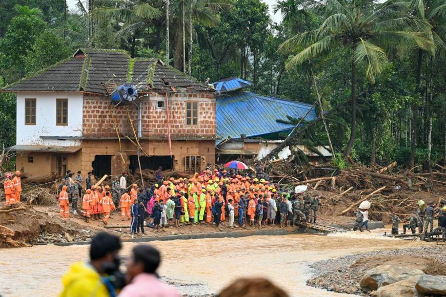 Lluvias devastan plantación de té en India: suman 160 muertes