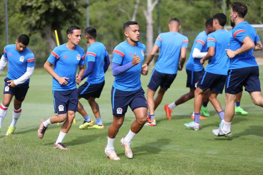 Rambo de León recomienda jugador a Olimpia, Benguché sigue en el ‘albo’ y ¿nuevo fichaje?