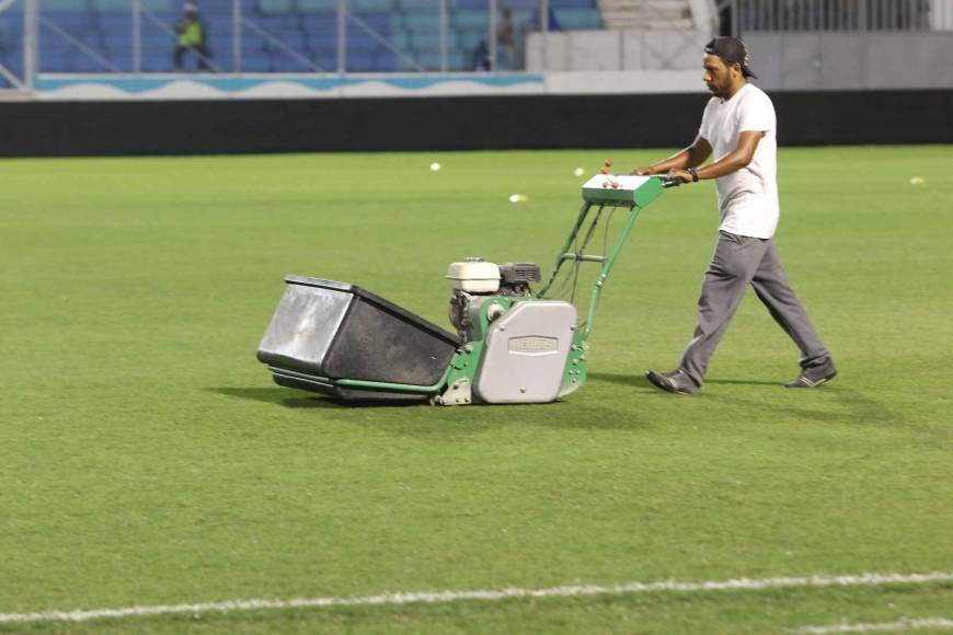 AMBIENTAZO: Bella olanchana y novia de jugador de Motagua se roban las miradas