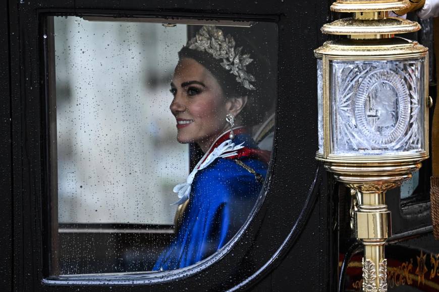 Carlos III: las imágenes del mayor desfile militar en 70 años