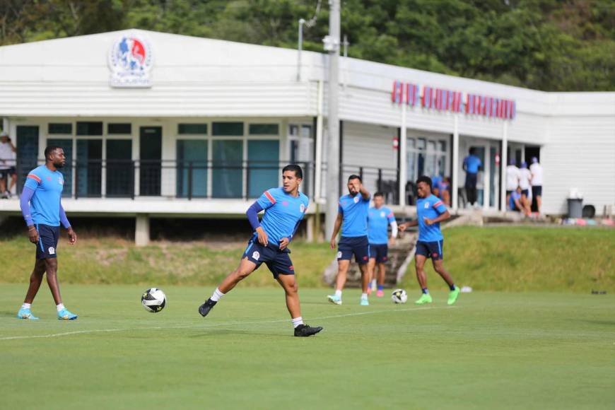 Rambo de León recomienda jugador a Olimpia, Benguché sigue en el ‘albo’ y ¿nuevo fichaje?