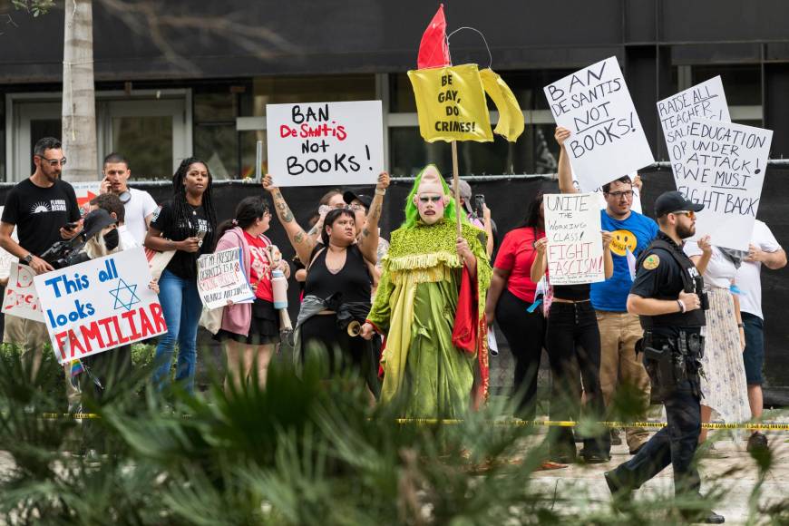 En medio de protestas Ron DeSantis lanza su candidatura presidencial