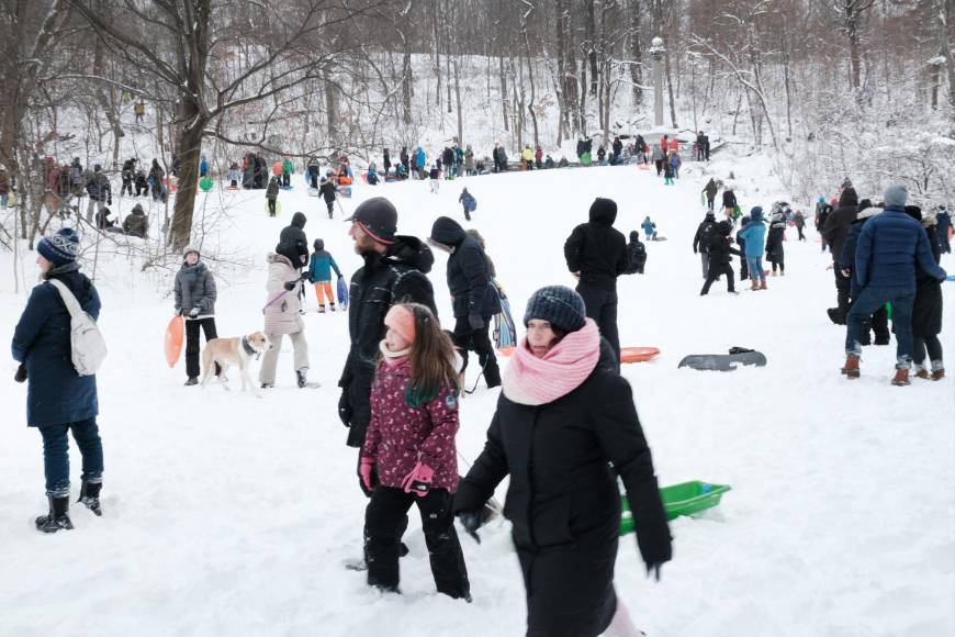 Las impresionantes imágenes de la “histórica” tormenta de nieve que azota el este de EEUU