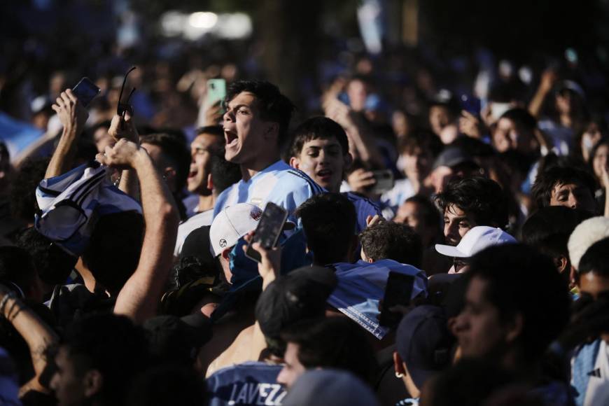 ¡Locura total! Las calles de Argentina son una verdadera fiesta tras clasificación de la selección a la final de Qatar