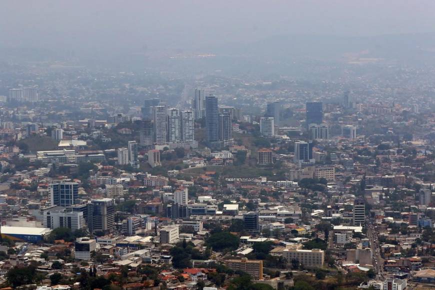 Así luce Tegucigalpa este sábado por la capa de humo