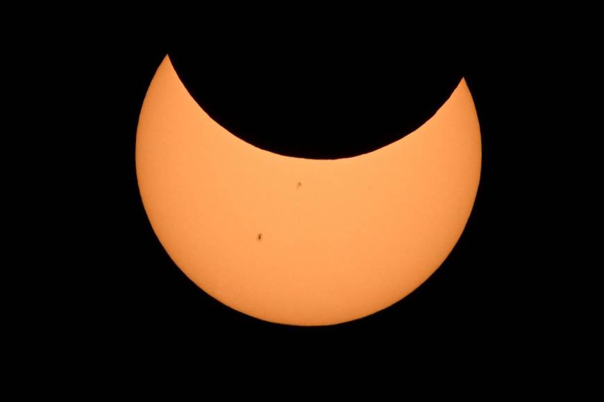 Se vio como un “anillo de fuego”: Así fue el eclipse solar de este sábado