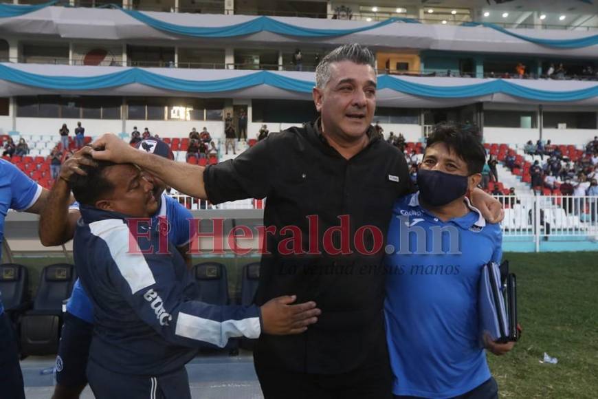 Diego Vázquez no pudo contener las lágrimas; así fue su emotivo adiós de Motagua (FOTOS)