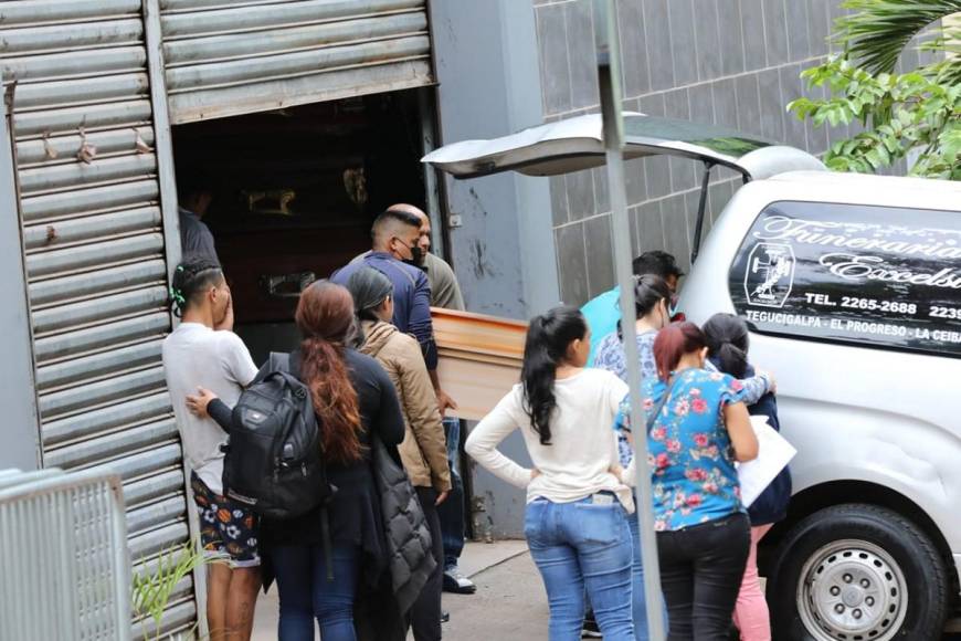 Retiran cadáver de Kenia Carolina, la joven que murió al ser embestida junto a su pareja en salida a Oriente