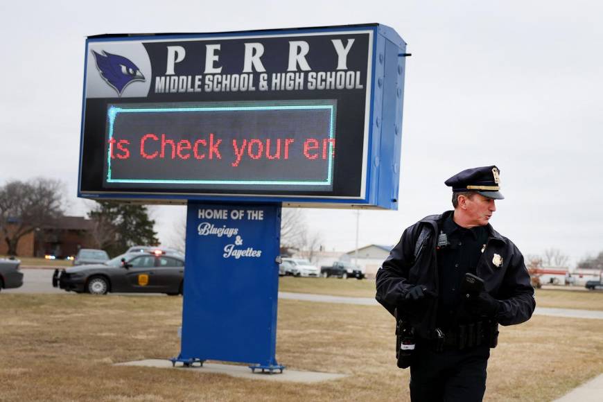 Qué se sabe del tiroteo en una escuela secundaria en Iowa