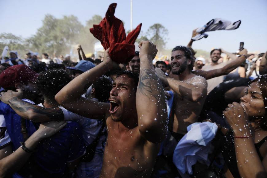 ¡Locura total! Las calles de Argentina son una verdadera fiesta tras clasificación de la selección a la final de Qatar