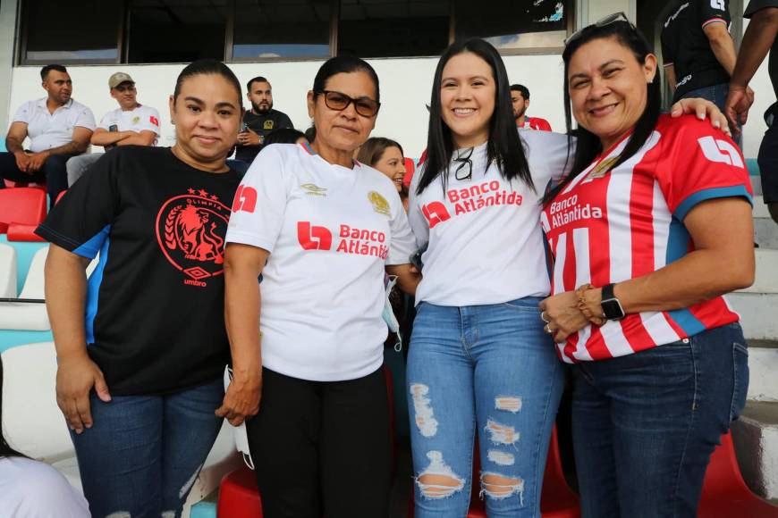 ¡El olimpismo cumplió! Así es el espectacular ambiente dentro del Nacional durante la final Olimpia-Alajuelense