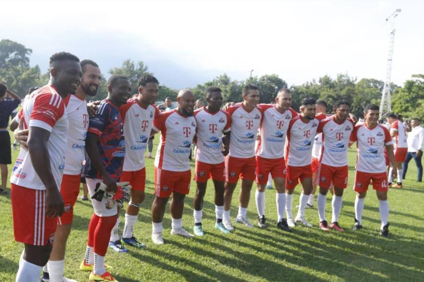 Así lucen actualmente los exfutbolistas de Honduras: Están jugando en la Liga de Veteranos