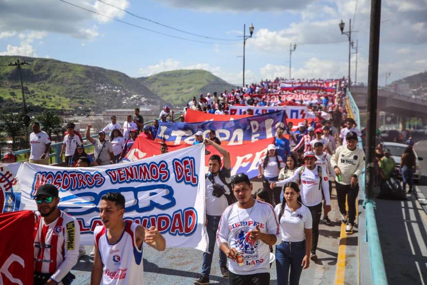 Olimpia - Motagua: ¡Ambientazo! Llegada de la Ultra Fiel al Estadio Nacional para el clásico