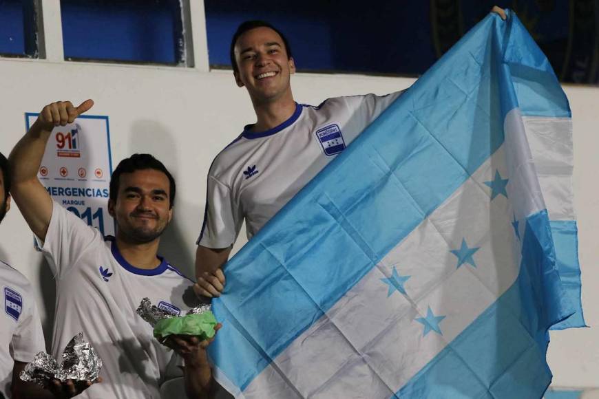 “Todos con la H”, aficionados catrachos listos en el Chelato Uclés para el Honduras - Granada