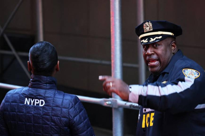 Lo que se sabe del colapso de un edificio de estacionamiento en Manhattan