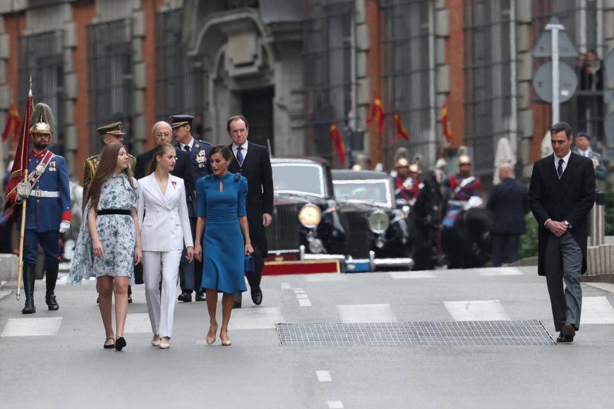 La princesa Leonor jura ante la Constitución en su cumpleaños 18