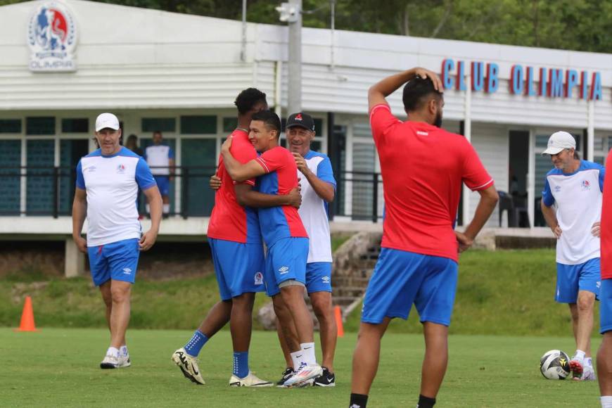 Olimpia estrena uniforme, confirman lesionado y legionario se queda entrenando