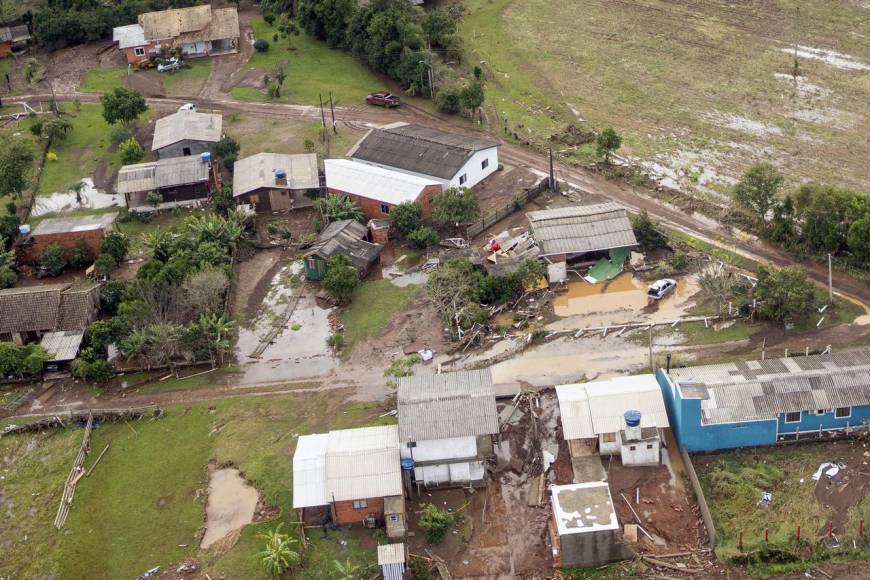 Muertos, desaparecidos y cientos sin hogar, el saldo de ciclón que azotó el sur de Brasil