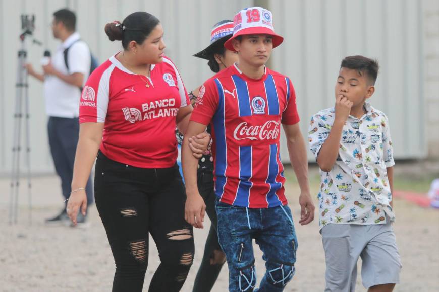 ¡Fiesta total! Así fue el apoyo de la Ultrafiel en el Olimpia vs Marathón