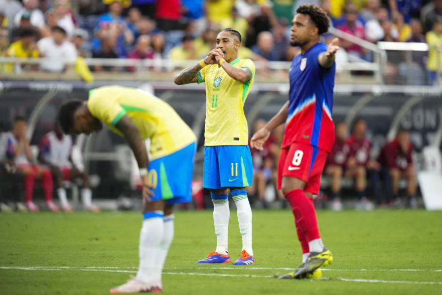 Raphinha también le tira a Mbappé: “Perdió Mundial contra equipo de América del Sur”