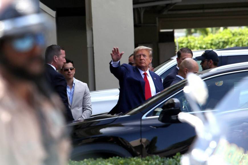 Sonriente, así salió Donald Trump de la corte de Miami tras audiencia