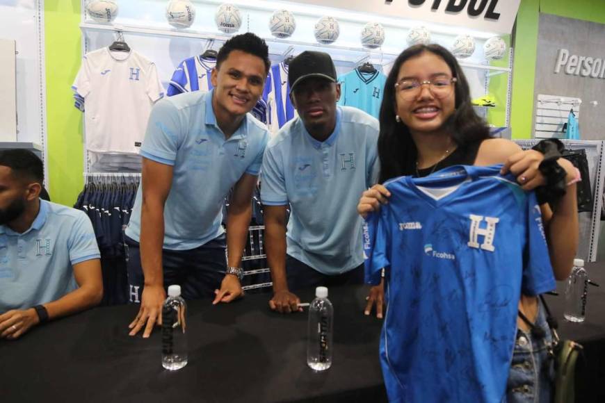 Seleccionados de Honduras se dejan querer por aficionados previo a juego ante Jamaica