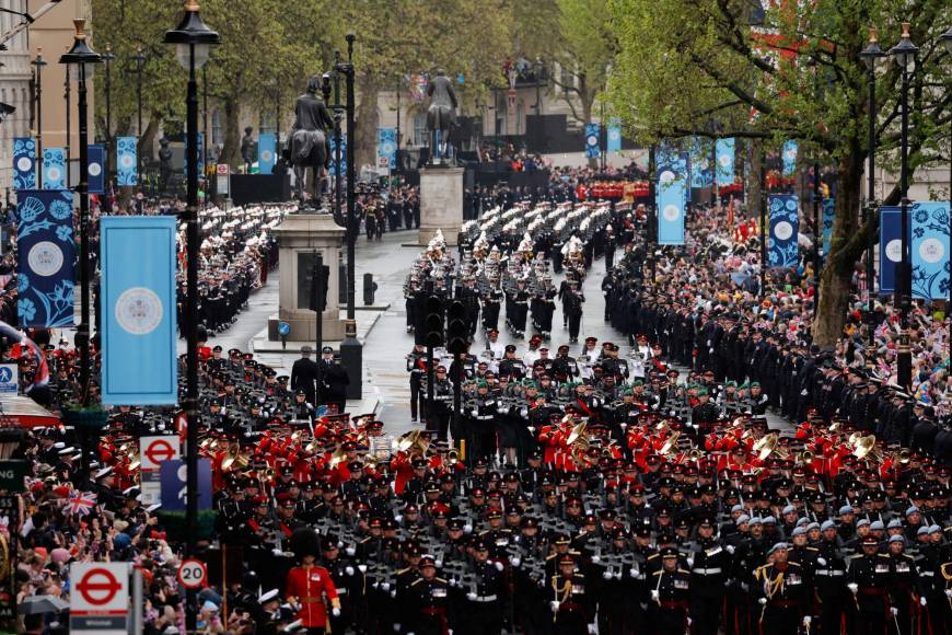 Carlos III: las imágenes del mayor desfile militar en 70 años