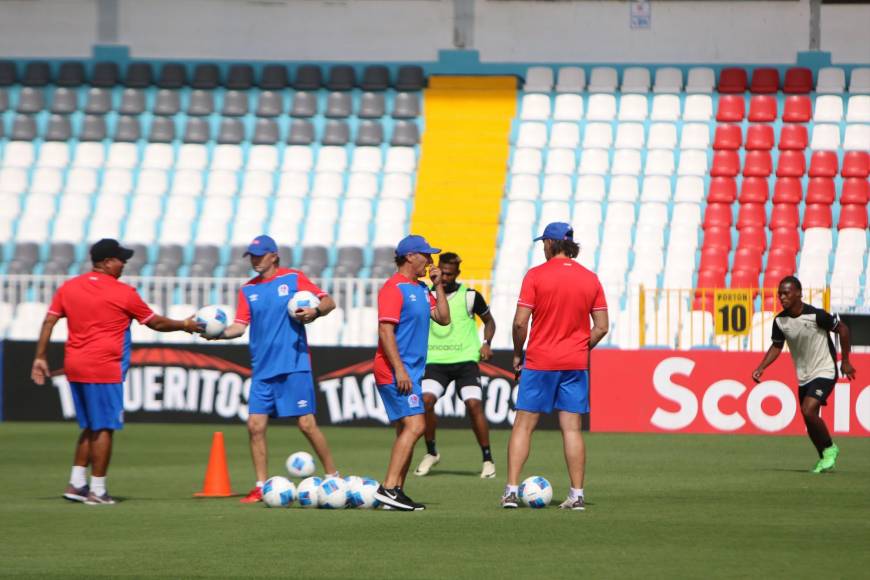 Olimpia realizó su último entreno previo al duelo ante CAI en el Nacional: Con bajas