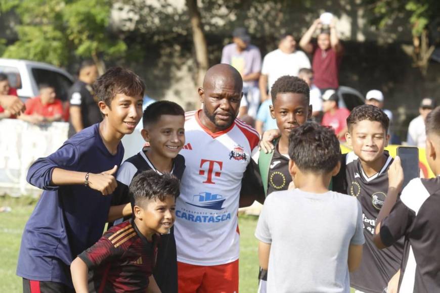 Así lucen actualmente los exfutbolistas de Honduras: Están jugando en la Liga de Veteranos