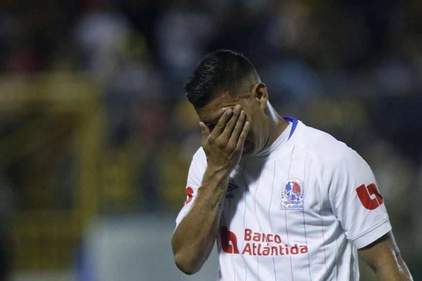 No se vio: Tristeza de jugadores de Olimpia, Menjívar ante la afición y llenazo en el Morazán