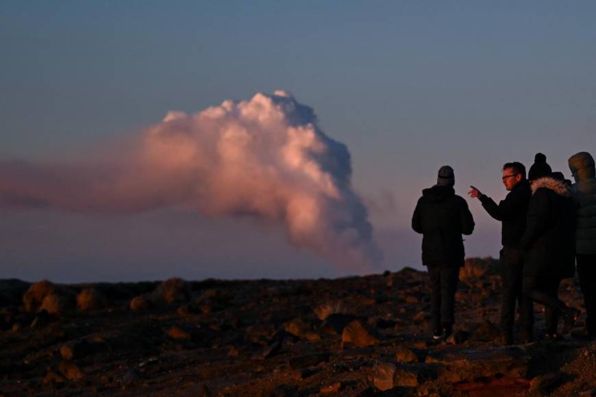 Islandia sigue siendo golpeado por las erupciones volcánicas