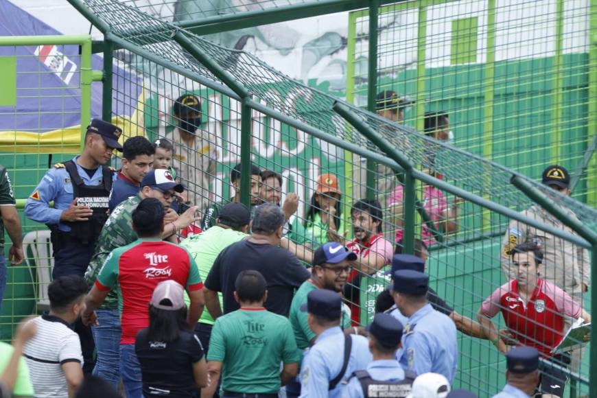 Zafarrancho y bellas mujeres inundan el Yankel : No se vio en TV del Marathón vs. Motagua