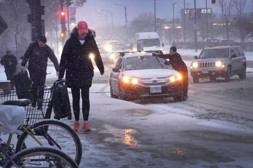 Tormenta invernal en Estados Unidos ya deja miles de vuelos suspendidos