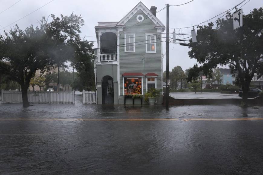 Ian golpea Carolina del Sur tras sembrar destrucción en Florida