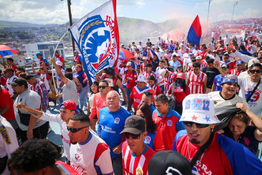 Olimpia - Motagua: ¡Ambientazo! Llegada de la Ultra Fiel al Estadio Nacional para el clásico