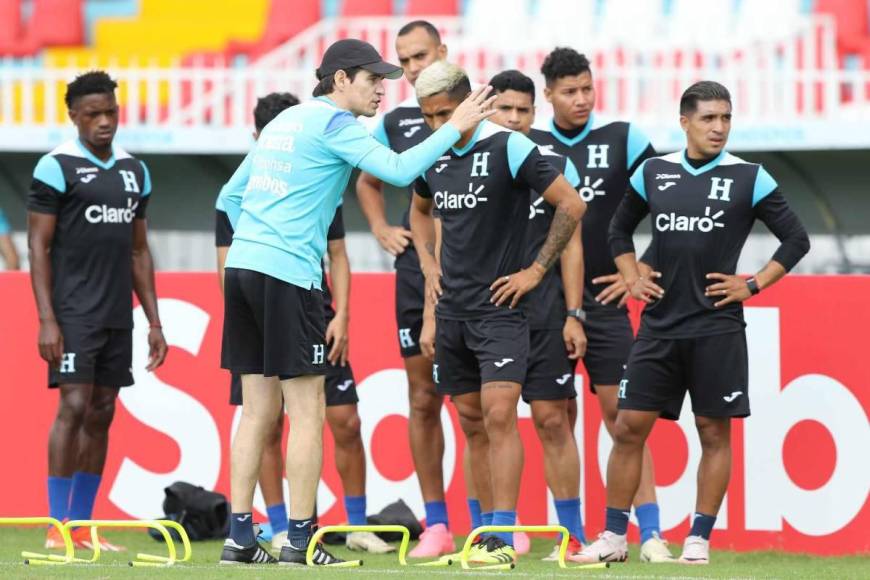 Reinaldo Rueda afinó detalles en microciclo para partidos de Liga de Naciones