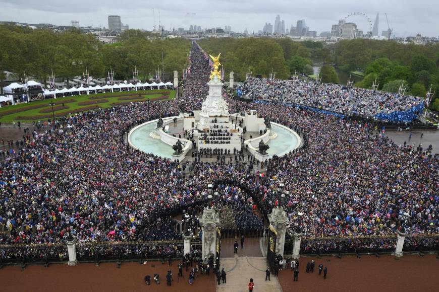 Londres celebra coronación del rey Carlos III y la reina Camila