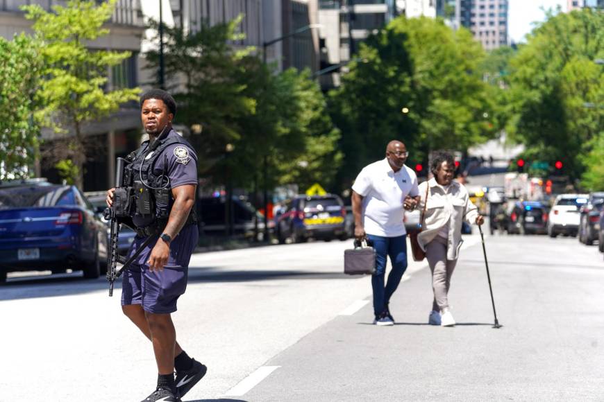 Las imágenes que dejó un tiroteo dentro de un hospital en Atlanta