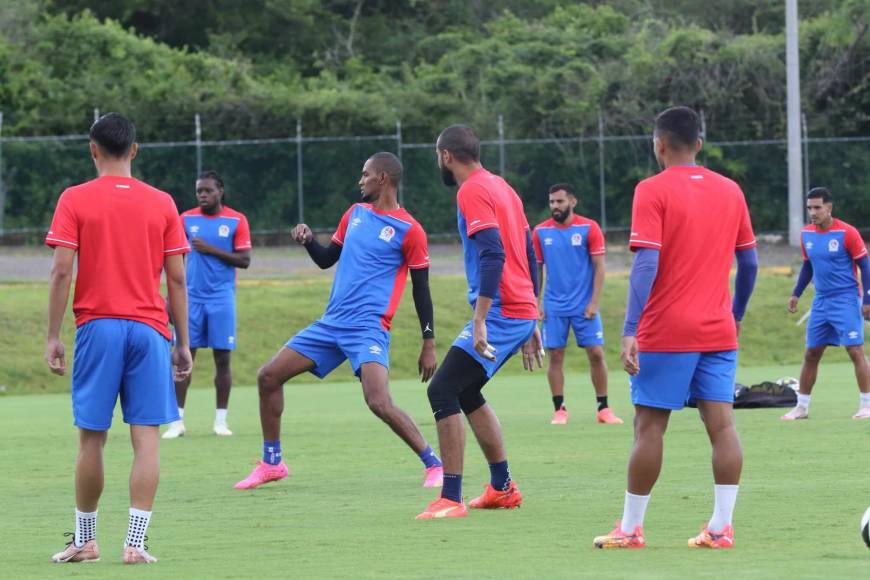 Olimpia estrena uniforme, confirman lesionado y legionario se queda entrenando