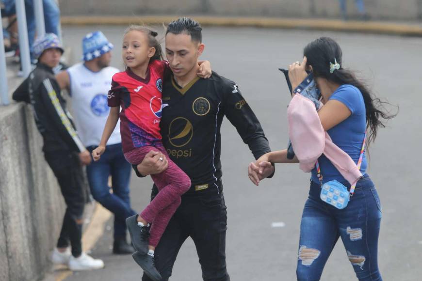 ¡Ambientazo en el Nacional! Motagüenses llenan el “Chelato” Uclés para ver el clásico