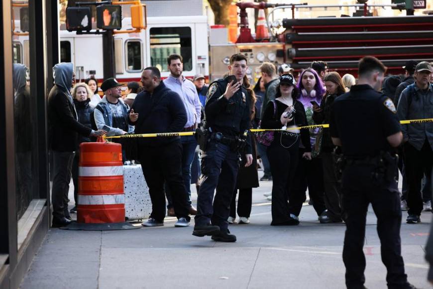 Lo que se sabe del colapso de un edificio de estacionamiento en Manhattan